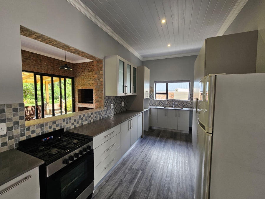 2 Bedroom Property for Sale in Stilbaai Wes Western Cape